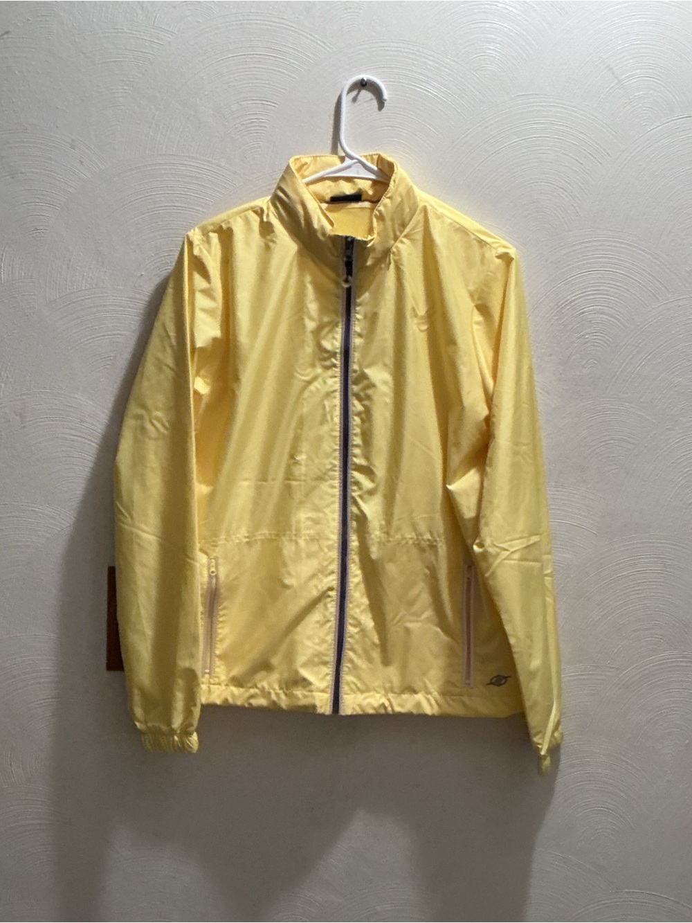 NWOT NordicTrack Yellow Zip-Front Windbreaker Lightweight Jacket. Size Medium.